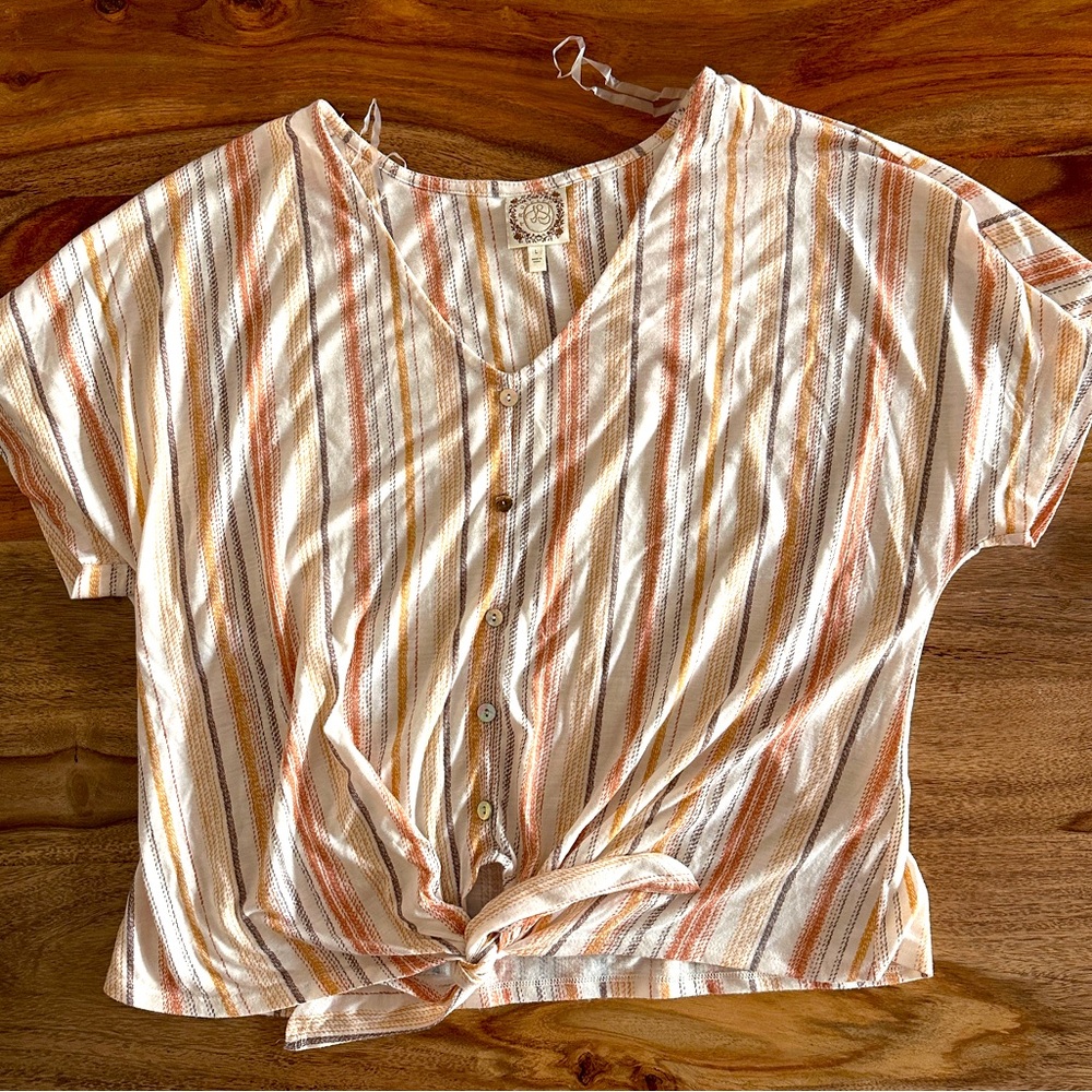 Casual tie front top, size L
